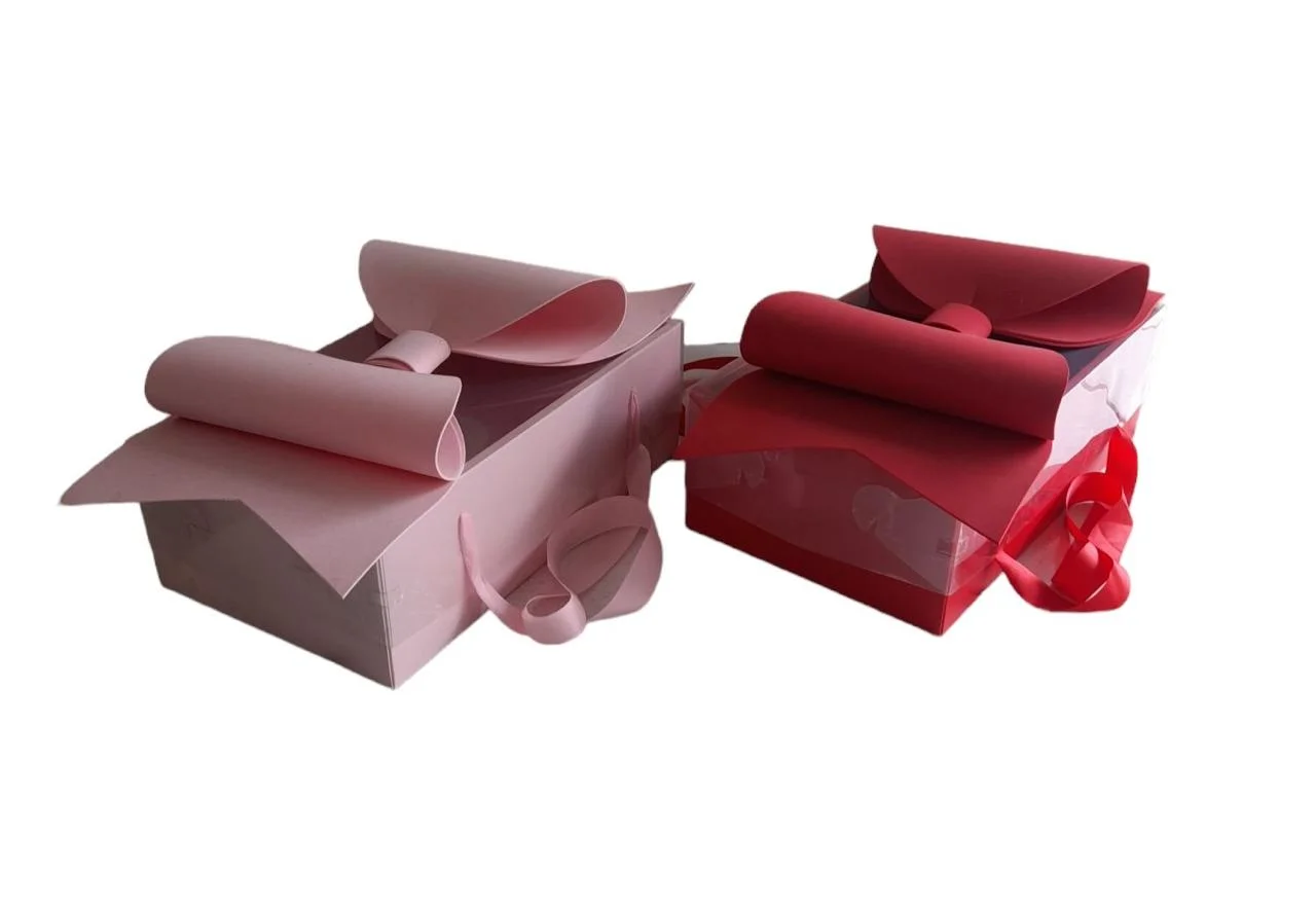 CAJA CON MOÑA Y LISTON